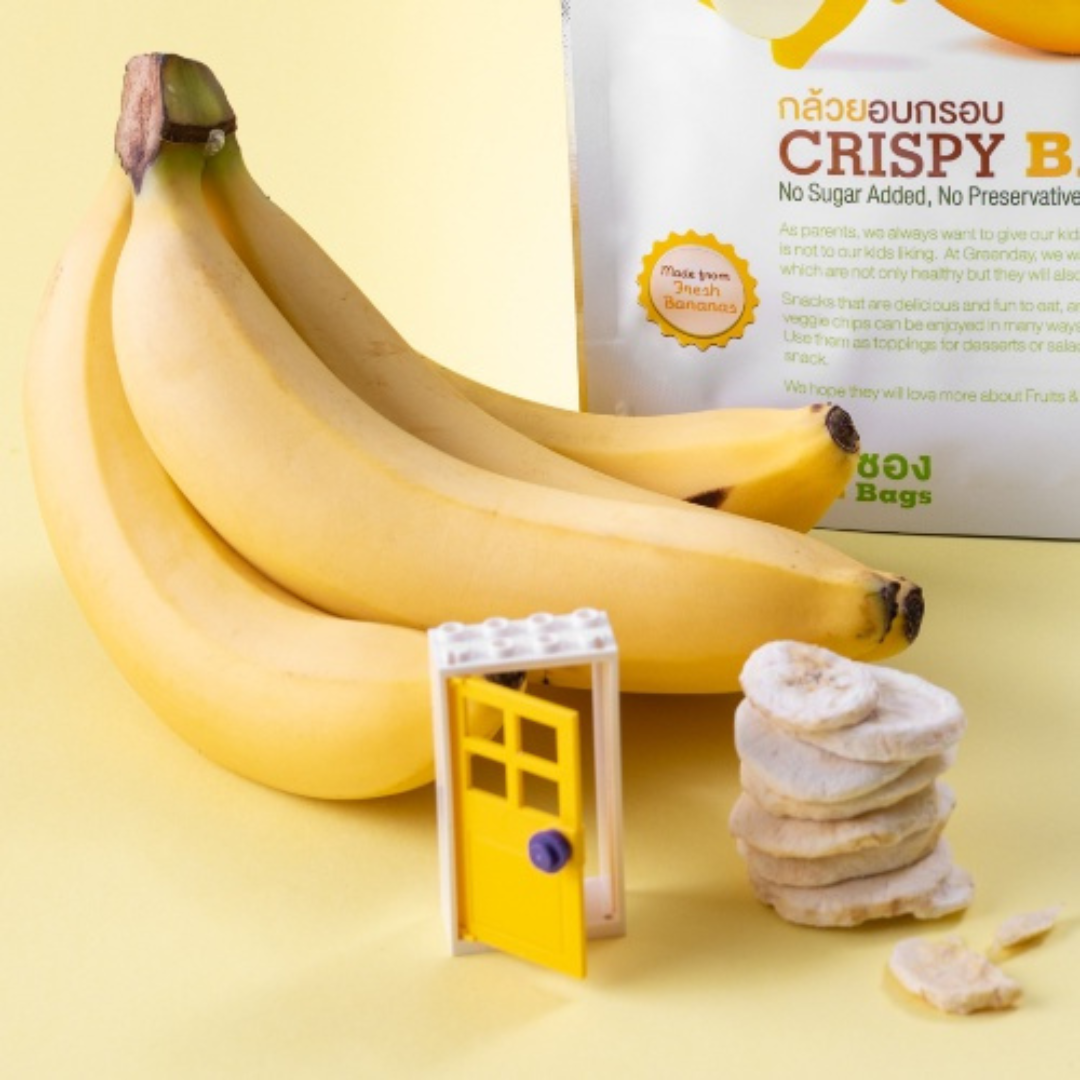 Greenday crispy banana, Greenday crispy apple, greenday crispy fruit chips bundle, single serving, all natural fruits, available at Yu Taie