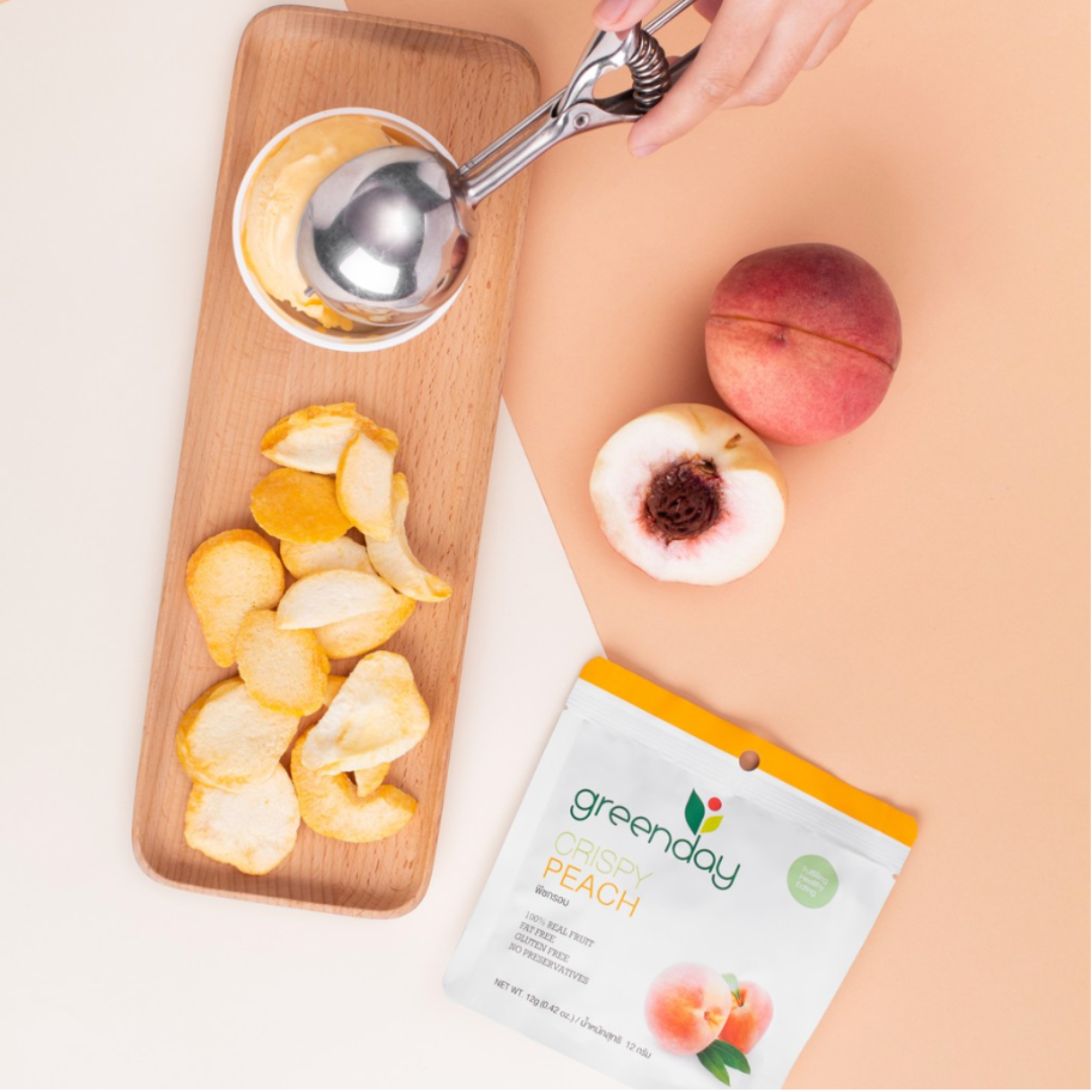 Greenday crispy peach, Greenday crispy apple, greenday crispy fruit chips bundle, single serving, all natural fruits, available at Yu Taie