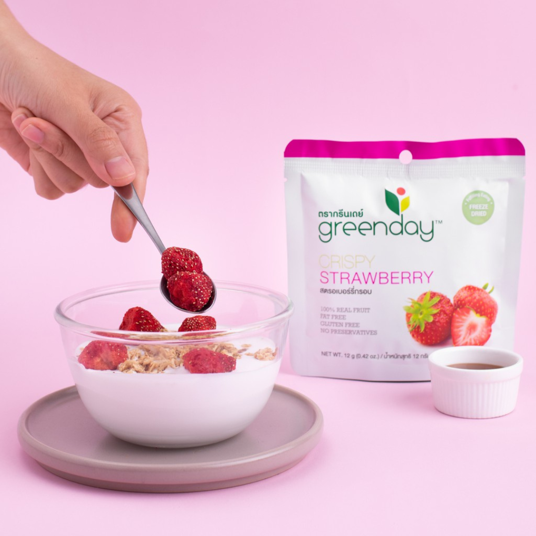 Greenday crispy strawberry, Greenday crispy apple, greenday crispy fruit chips bundle, single serving, all natural fruits, available at Yu Taie