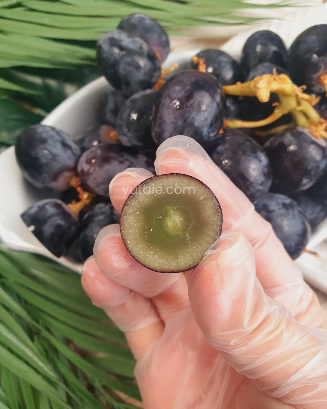 Adora Black Seedless Grapes, Australia - 350gm